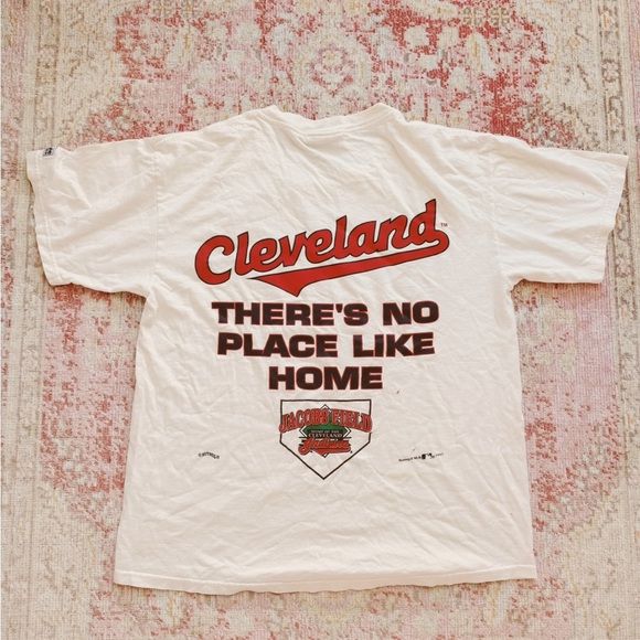 Vintage Men’s Graphic T-Shirt with Red and White Design “Indians” - Picture 2 of 5